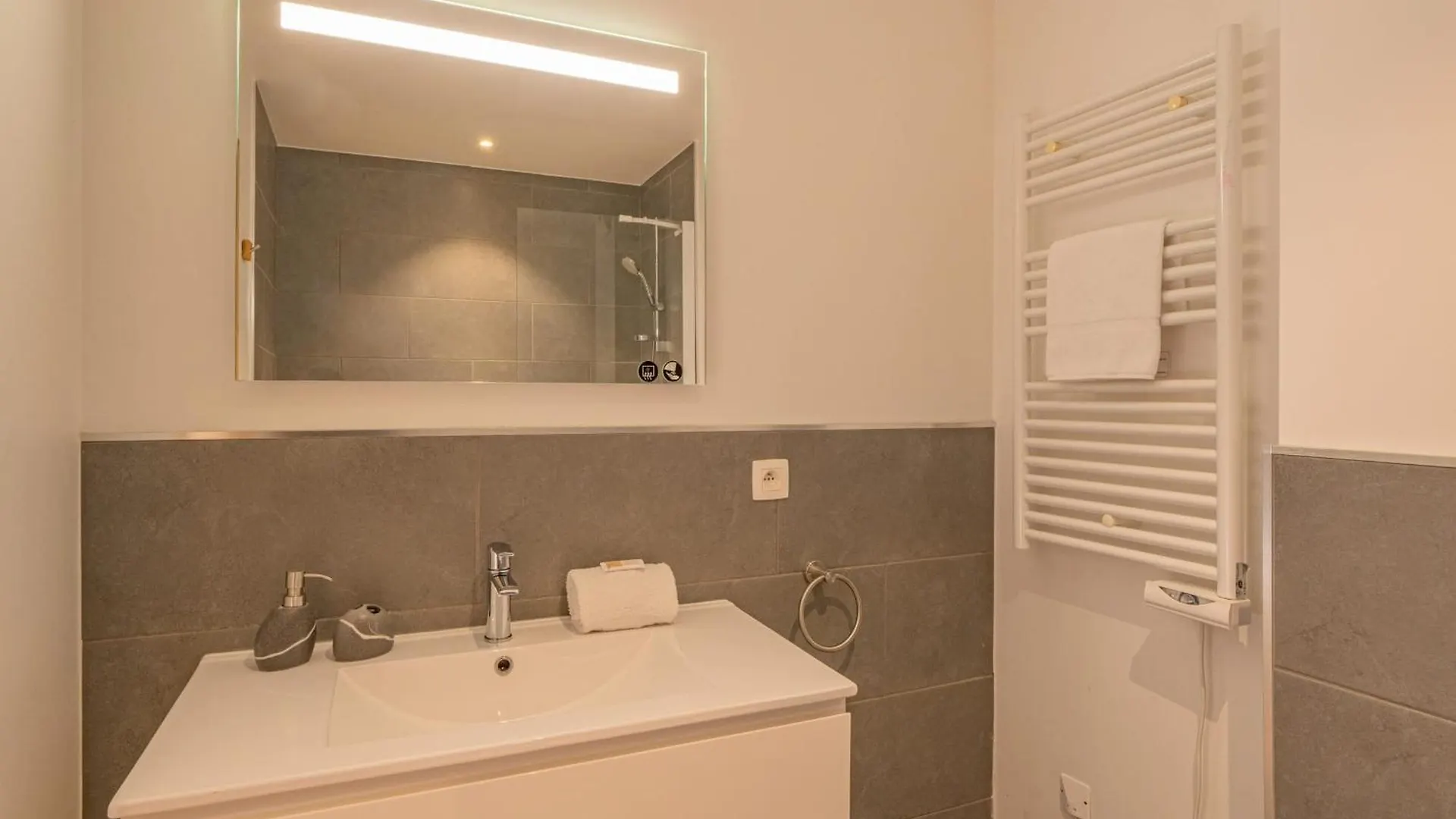 Grand Paradis- Modern 3 Bedroom Apartment With Spectacular Views Chamonix